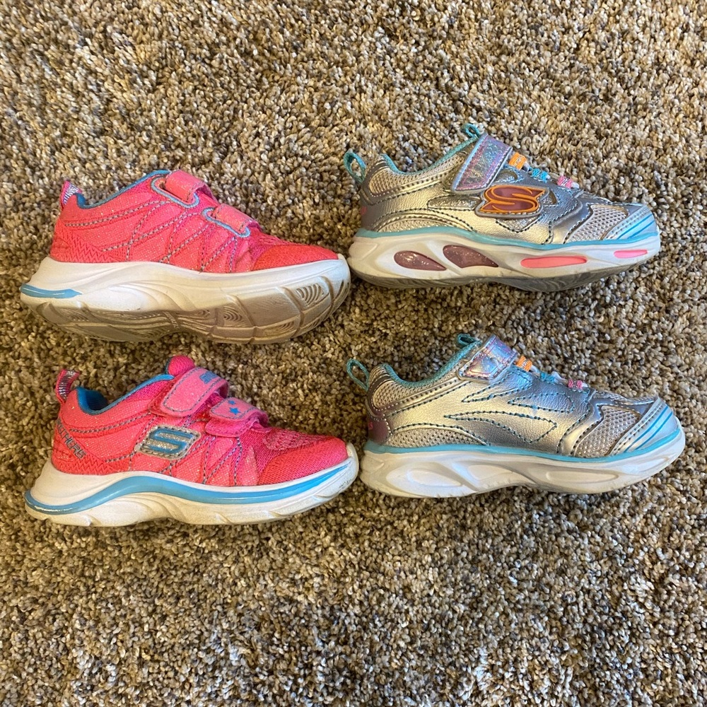 2 Sketchers Tennis Shoes